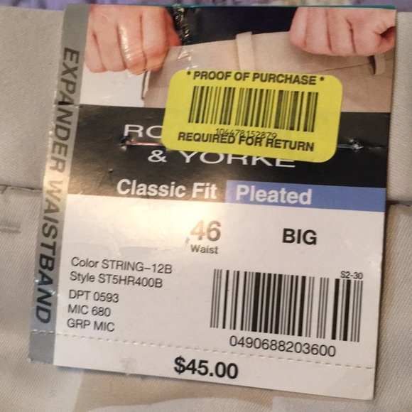 Roundtree & York. Easy care, Pleated shorts. 46 - Picture 3 of 6